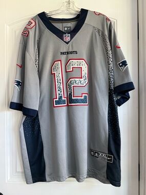 Nike NFL On-Field New England Patriots #12 Tom Brady Jersey